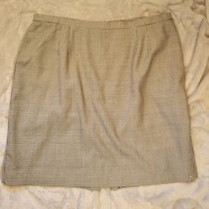 Black and white plus size skirt